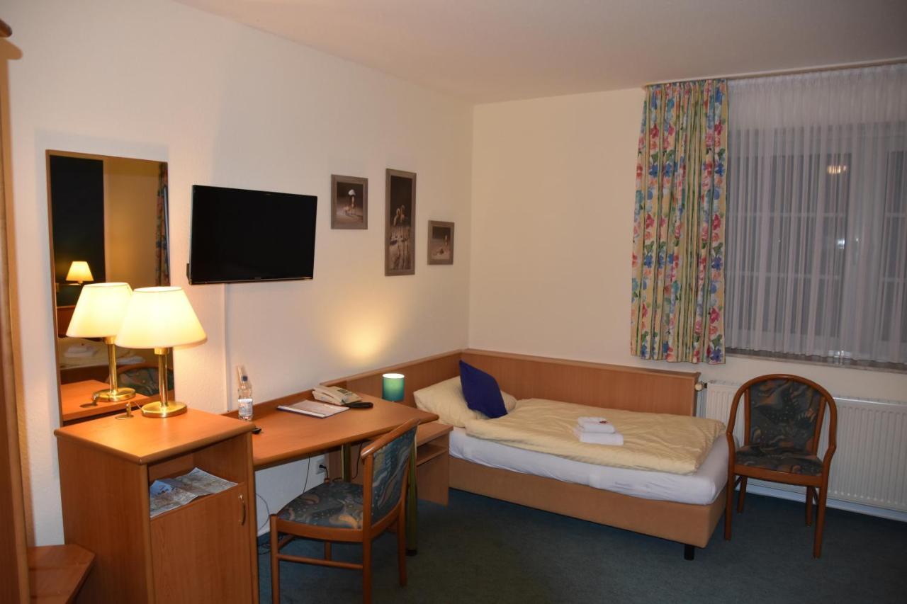 Hotel Zum Gesundbrunnen 바트즈위스케나흔 외부 사진
