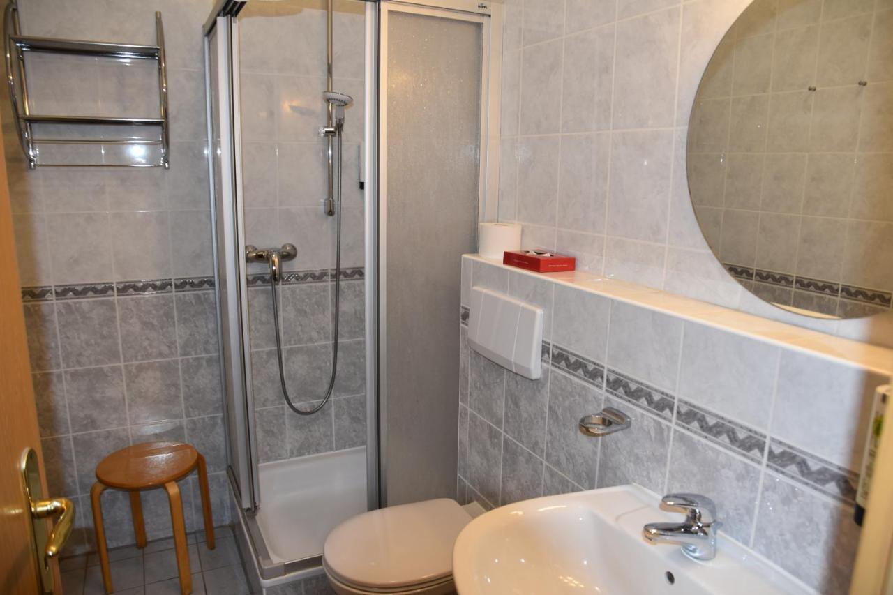 Hotel Zum Gesundbrunnen 바트즈위스케나흔 외부 사진